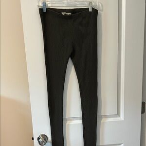 SZ M/L Pure Good Olive Ribbed Leggings